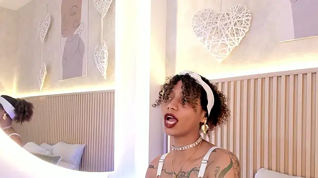 Snapshot of daiana_curly chatting on February 2, 2026, 7:46 pm daiana curly online show from February 2, 2026, 7:46 pm