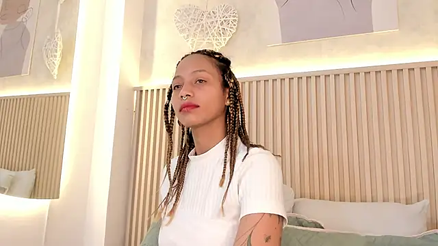 daiana curly online show from March 15, 2026, 7:43 pm