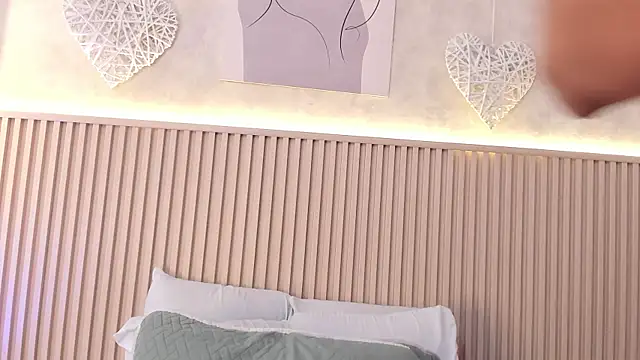 daiana curly online show from January 7, 2026, 7:52 pm