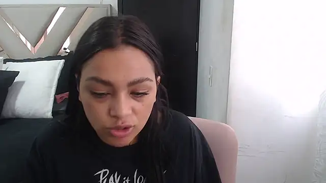 fairylatin222 online show from October 18, 2025, 11:56 am