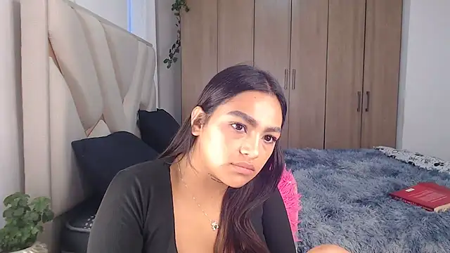 fairylatin222 online show from March 19, 2025, 11:17 am