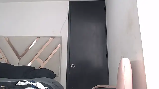 fairylatin222 online show from October 27, 2025, 1:23 pm