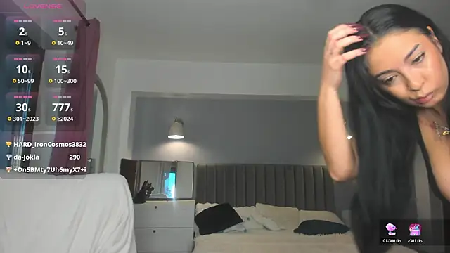 Awesome Jolie online show from November 6, 2025, 6:06 am