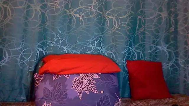 RoyalIndianCreamPuff online show from November 21, 2025, 7:13 pm