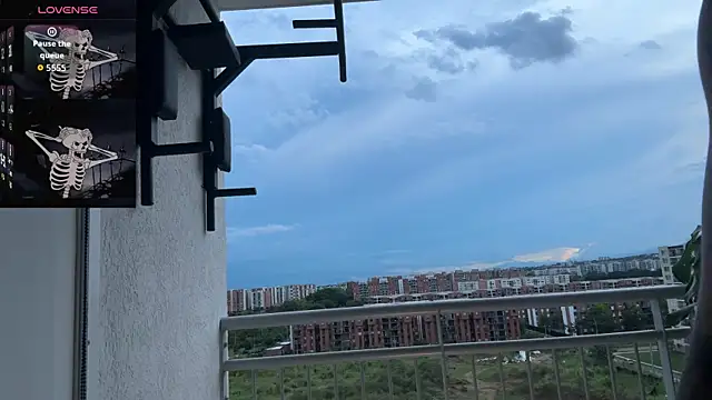 dantecoppolaa  online show from April 1, 2026, 10:39 pm