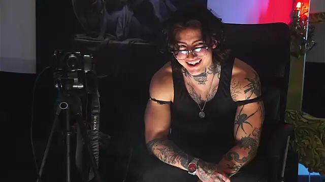 dantecoppolaa  online show from March 16, 2025, 6:12 pm