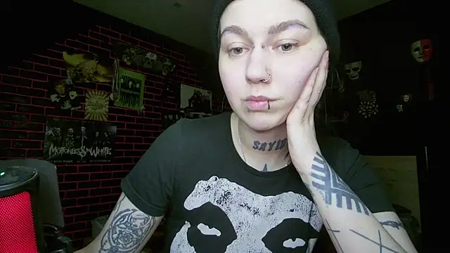 MoorderxDoll online show from April 12, 2026, 9:51 pm