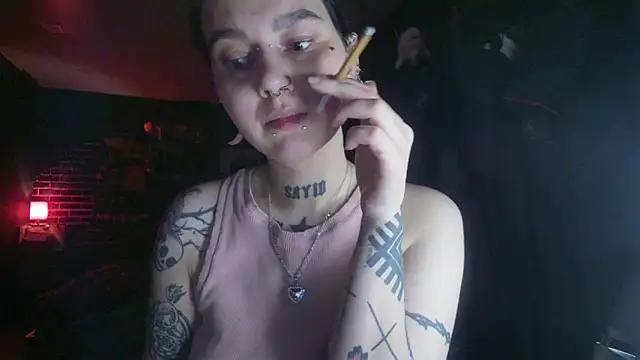 MoorderxDoll online show from February 16, 2025, 8:33 pm