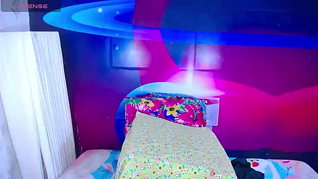 Snapshot of Cristalxxts chatting on February 4, 2026, 7:20 pm Cristalxxts online show from February 4, 2026, 7:20 pm