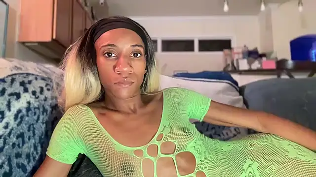 cutiesigh online show from October 10, 2025, 7:53 am