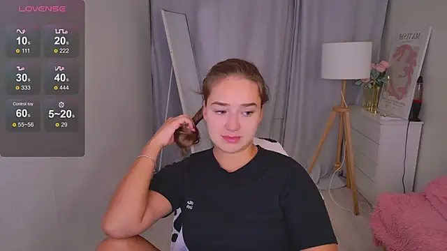 LovelyJessie online show from April 14, 2026, 2:11 pm