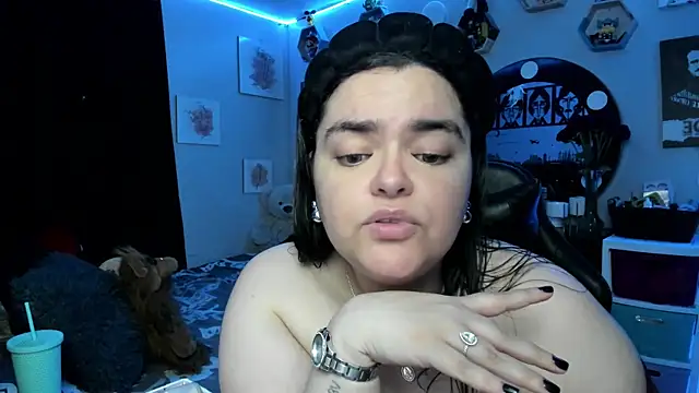 Snapshot of Luise_Meyrink chatting on October 15, 2025, 2:54 am Luise Meyrink online show from October 15, 2025, 2:54 am