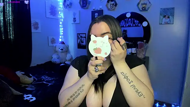 Snapshot of Luise_Meyrink chatting on February 23, 2025, 10:20 pm Luise Meyrink online show from February 23, 2025, 10:20 pm