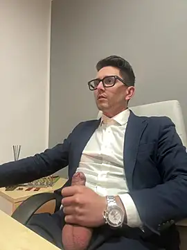 masterboss  online show from January 14, 2026, 12:42 pm