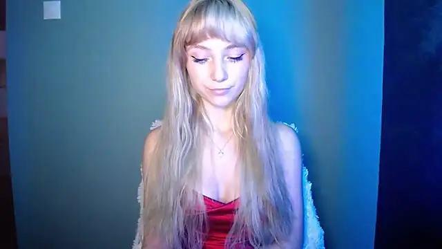 LuciaYoung online show from September 24, 2025, 5:47 am