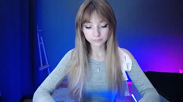 LuciaYoung online show from March 18, 2025, 7:33 pm