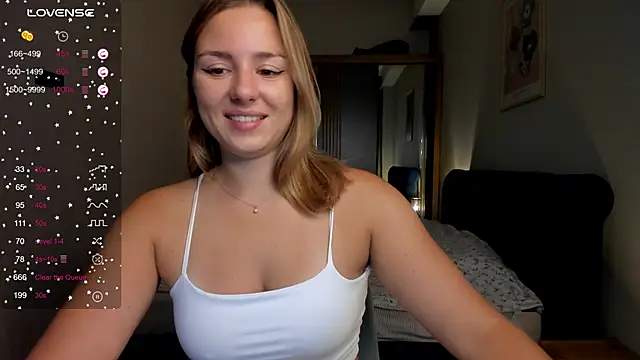 ThreeshaWhite online show from September 11, 2025, 4:56 am