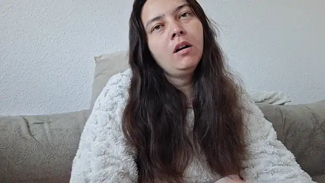 Cyndee Winter online show from September 28, 2025, 7:48 am