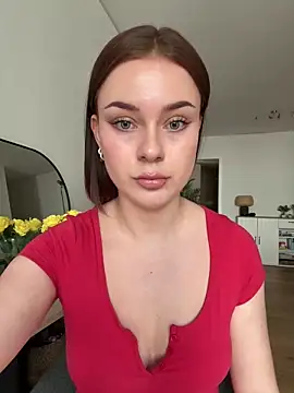Snapshot of MaribelRiver chatting on June 15, 2026, 1:44 pm MaribelRiver online show from June 15, 2026, 1:44 pm