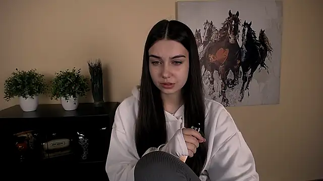 Lili magic online show from November 23, 2025, 4:17 pm