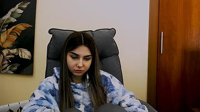 Lili magic online show from March 6, 2025, 4:49 pm