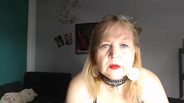 Blasflittchen online show from July 28, 2026, 10:12 am