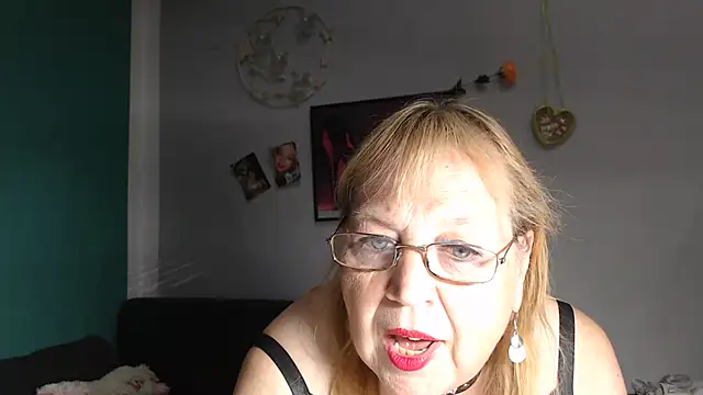 Blasflittchen online show from July 19, 2026, 2:58 pm