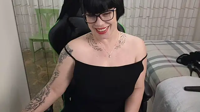 Snapshot of __Nina chatting on February 3, 2025, 6:07 pm Nina online show from February 3, 2025, 6:07 pm