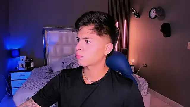 Snapshot of Niicky1_ chatting on March 14, 2025, 9:21 pm Niicky1 online show from March 14, 2025, 9:21 pm