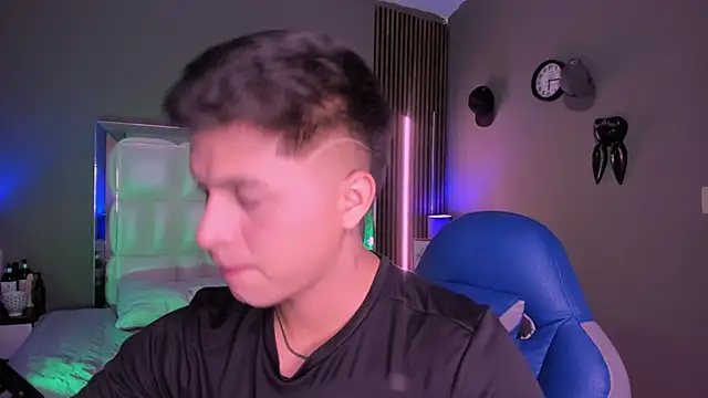 Snapshot of Niicky1_ chatting on September 14, 2025, 9:15 pm Niicky1 online show from September 14, 2025, 9:15 pm