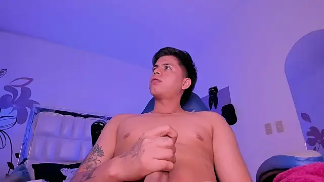 Snapshot of Niicky1_ chatting on February 27, 2025, 11:48 pm Niicky1 online show from February 27, 2025, 11:48 pm