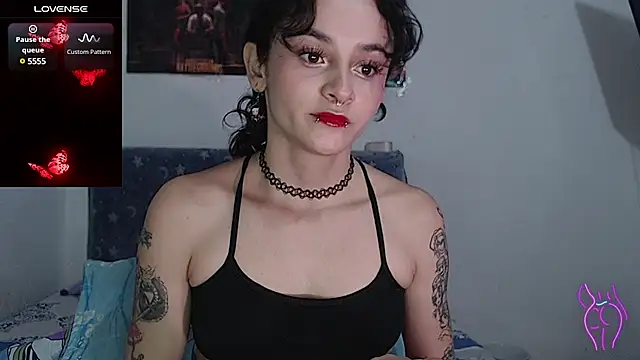 kitty22  online show from March 5, 2025, 3:51 pm