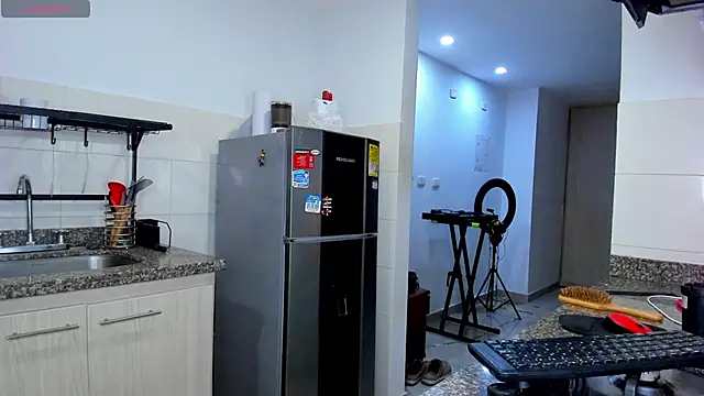 Snapshot of AbrilStivenson_ chatting on February 19, 2025, 2:12 am AbrilStivenson online show from February 19, 2025, 2:12 am