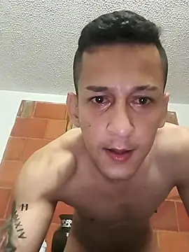 JoseHosther20xh online show from November 6, 2025, 6:17 am