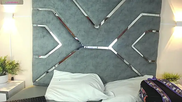 LucciaPorter online show from March 14, 2026, 1:28 pm