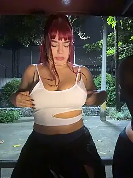 Snapshot of RavenM8 chatting on December 4, 2025, 1:26 am RavenM8 online show from December 4, 2025, 1:26 am