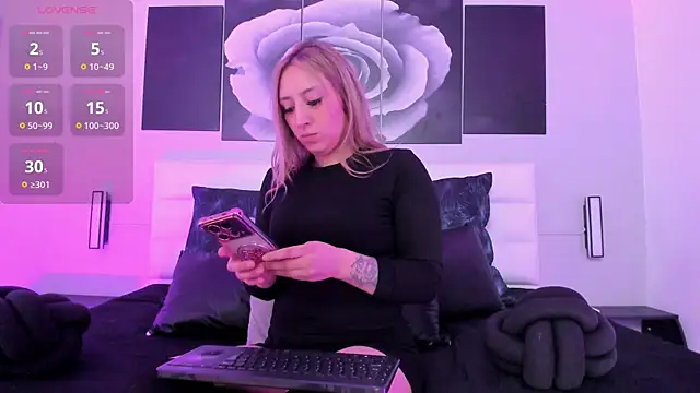 isabella simons online show from September 23, 2025, 3:24 am