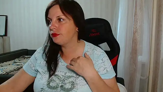 Jane Luste online show from April 22, 2026, 10:22 am