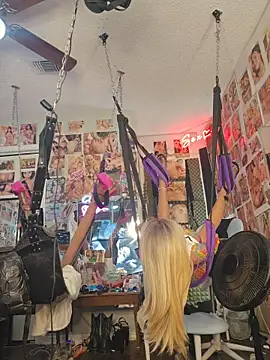 luvs2cumm69 online show from March 28, 2026, 7:09 am