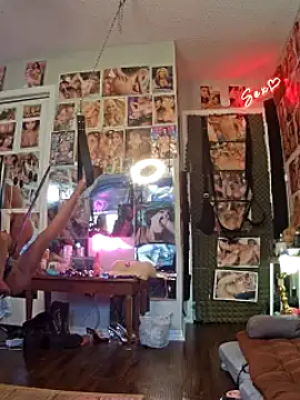 luvs2cumm69 online show from February 25, 2025, 8:11 pm