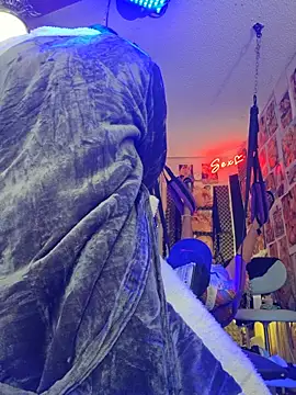 luvs2cumm69 online show from March 26, 2026, 8:18 pm