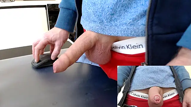 Snapshot of sperma_tributes chatting on January 10, 2025, 9:44 am sperma tributes online show from January 10, 2025, 9:44 am