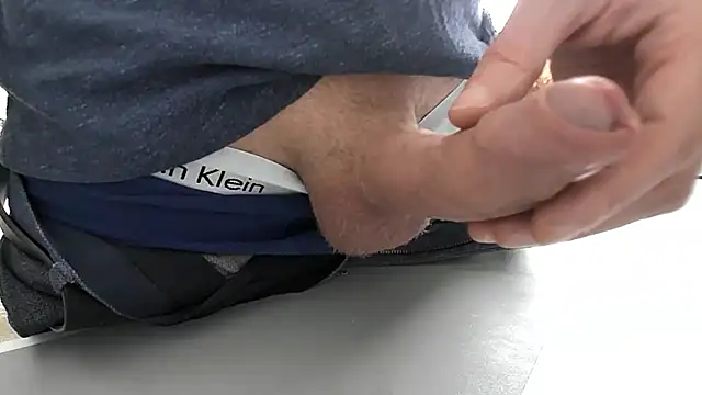 Snapshot of sperma_tributes chatting on October 10, 2025, 8:48 am sperma tributes online show from October 10, 2025, 8:48 am