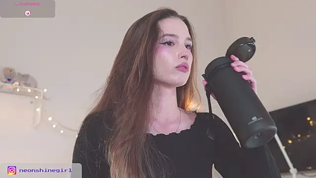 NeonShine online show from September 21, 2025, 5:34 am