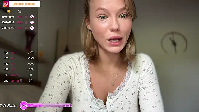 Snapshot of _Stefanie_Collins_ chatting on December 18, 2025, 2:05 am Stefanie Collins online show from December 18, 2025, 2:05 am