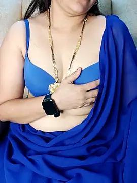 Traditional Housewife  online show from March 19, 2025, 1:10 am