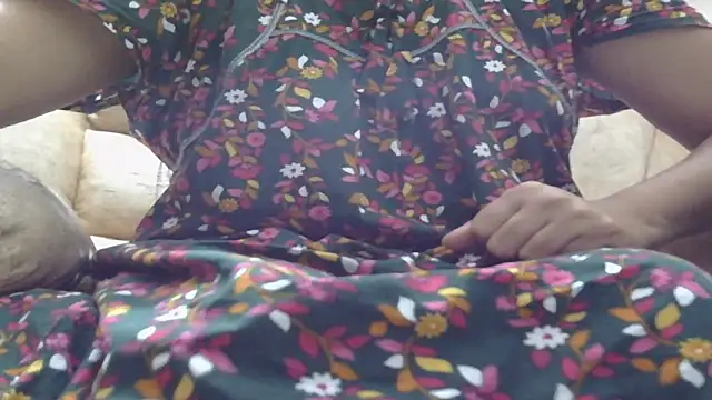 Traditional Housewife  online show from March 22, 2025, 4:15 pm