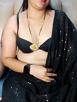 Traditional Housewife  online show from March 21, 2025, 2:07 pm