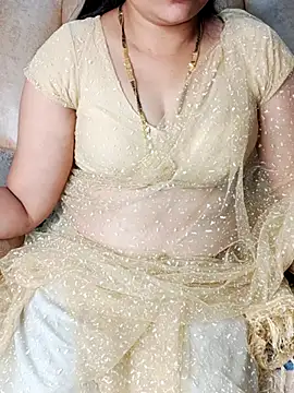 Traditional Housewife  online show from February 16, 2025, 3:48 pm