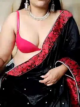 Traditional Housewife  online show from February 5, 2025, 4:58 pm